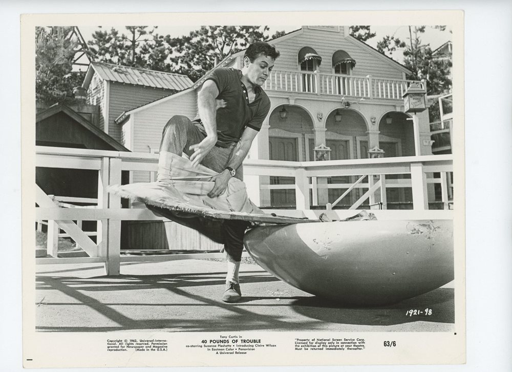 Tony Curtis in 40 Pounds of Trouble (1962)