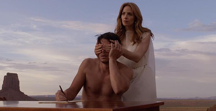 Josh Hartnett and Jaime Ray Newman in Valley of the Gods (2019)