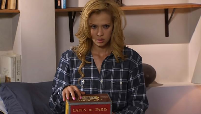 Carolina Miranda in Las Bravo (2014)