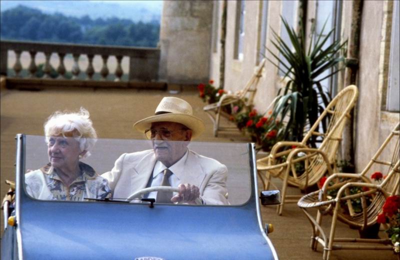 Denise Grey and Charles Vanel in Les saisons du plaisir (1988)