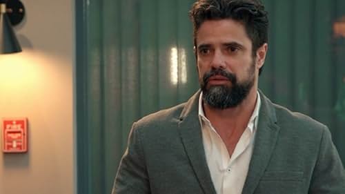 Luciano Castro in Victoria Small (2019)