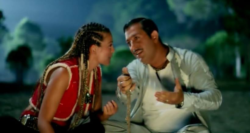 Cem Yilmaz and Özge Özberk in G.O.R.A. (2004)