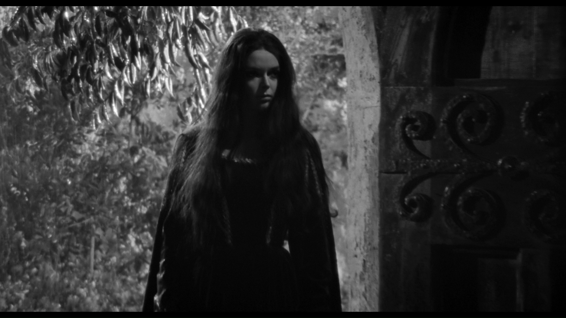 Barbara Steele in The Long Hair of Death (1964)