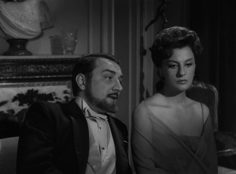 Lucy Gallardo and Enrique Rambal in The Exterminating Angel (1962)