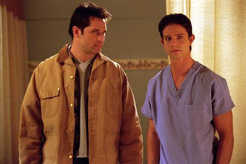 Jason Behr and John Littlefield in Roswell (1999)