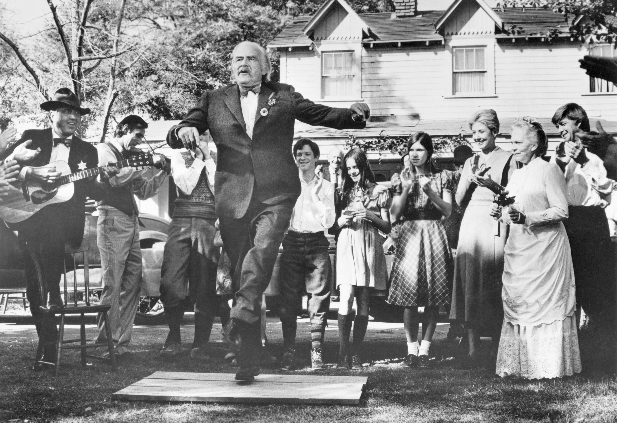 Will Geer, Judy Norton, Ellen Corby, John Crawford, Michael Learned, Mary Beth McDonough, Eric Scott, and Ralph Waite in The Waltons (1972)