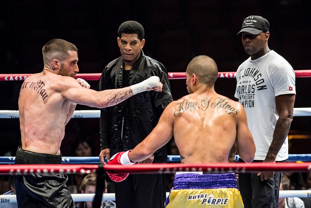 Jake Gyllenhaal and Miguel Gomez in Southpaw (2015)