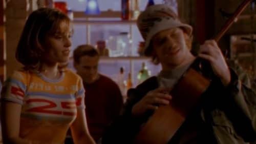 Amy Jo Johnson and Dash Mihok in Felicity (1998)