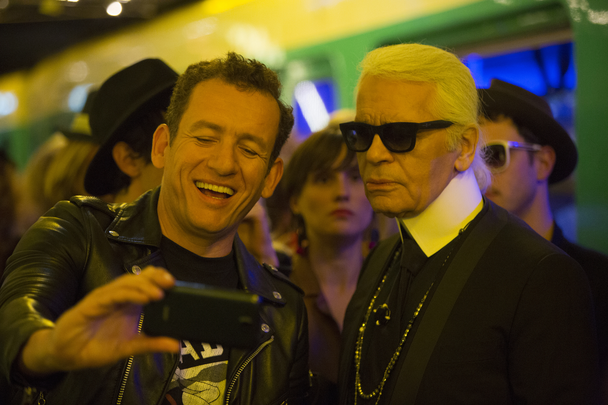 Dany Boon and Karl Lagerfeld in Lolo (2015)