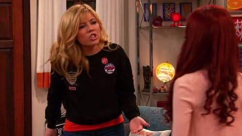 Jennette McCurdy and Ariana Grande in Sam & Cat (2013)