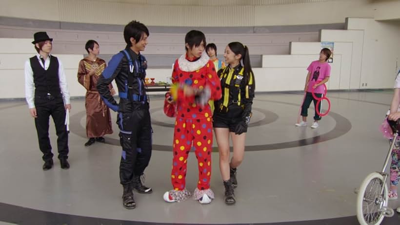 Ryôma Baba, Arisa Komiya, and Katsuhiro Suzuki in Tokumei Sentai Go-Busters (2012)