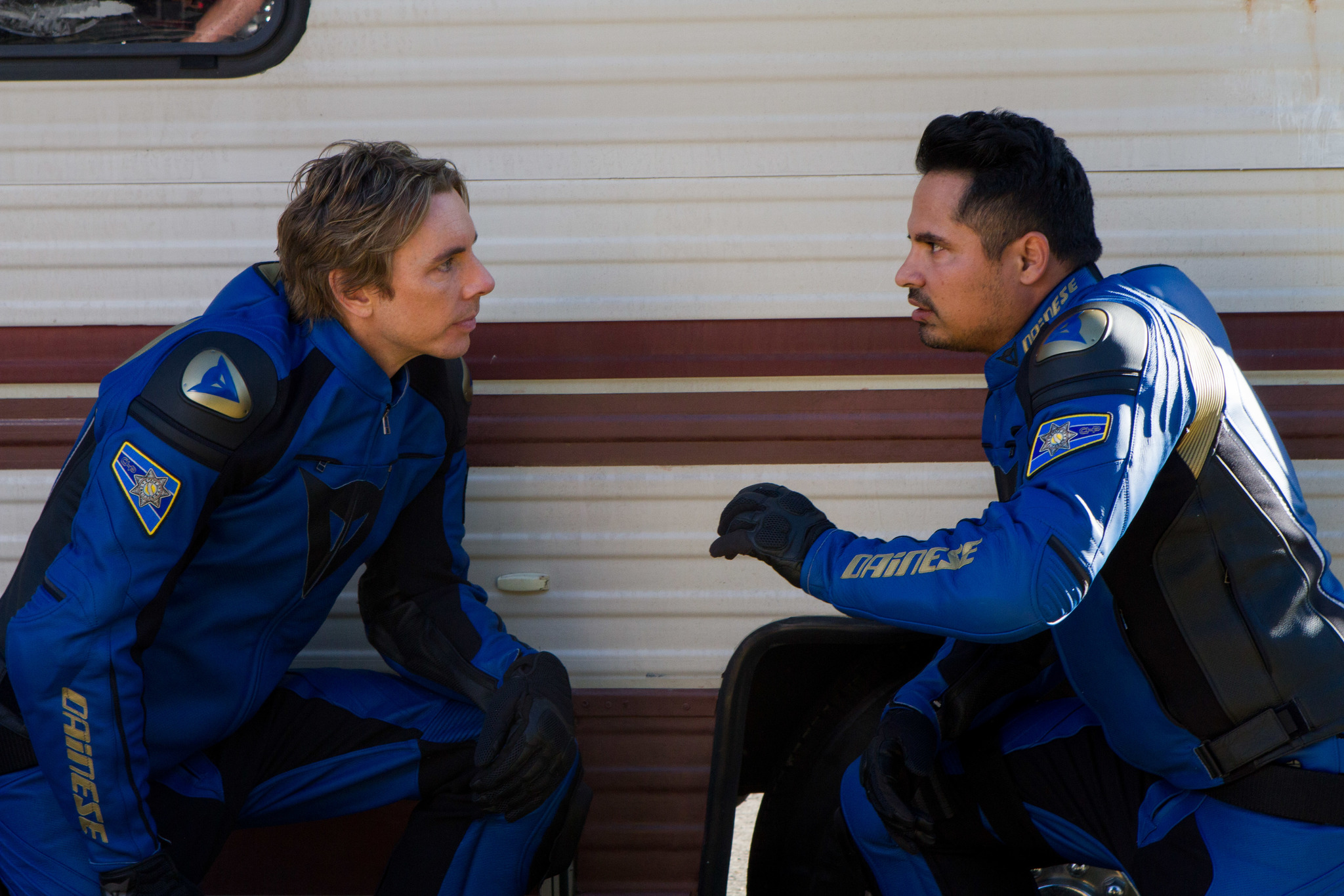 Michael Peña and Dax Shepard in CHIPS (2017)