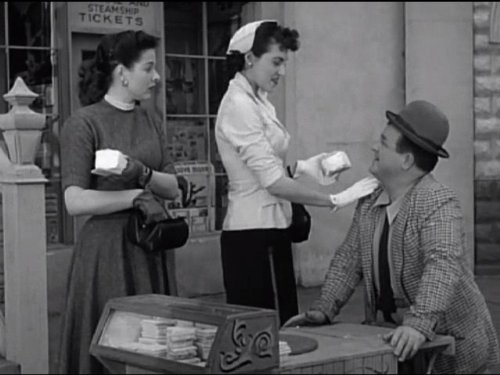 Lou Costello, Jo-Carroll Dennison, and Jarma Lewis in The Abbott and Costello Show (1952)