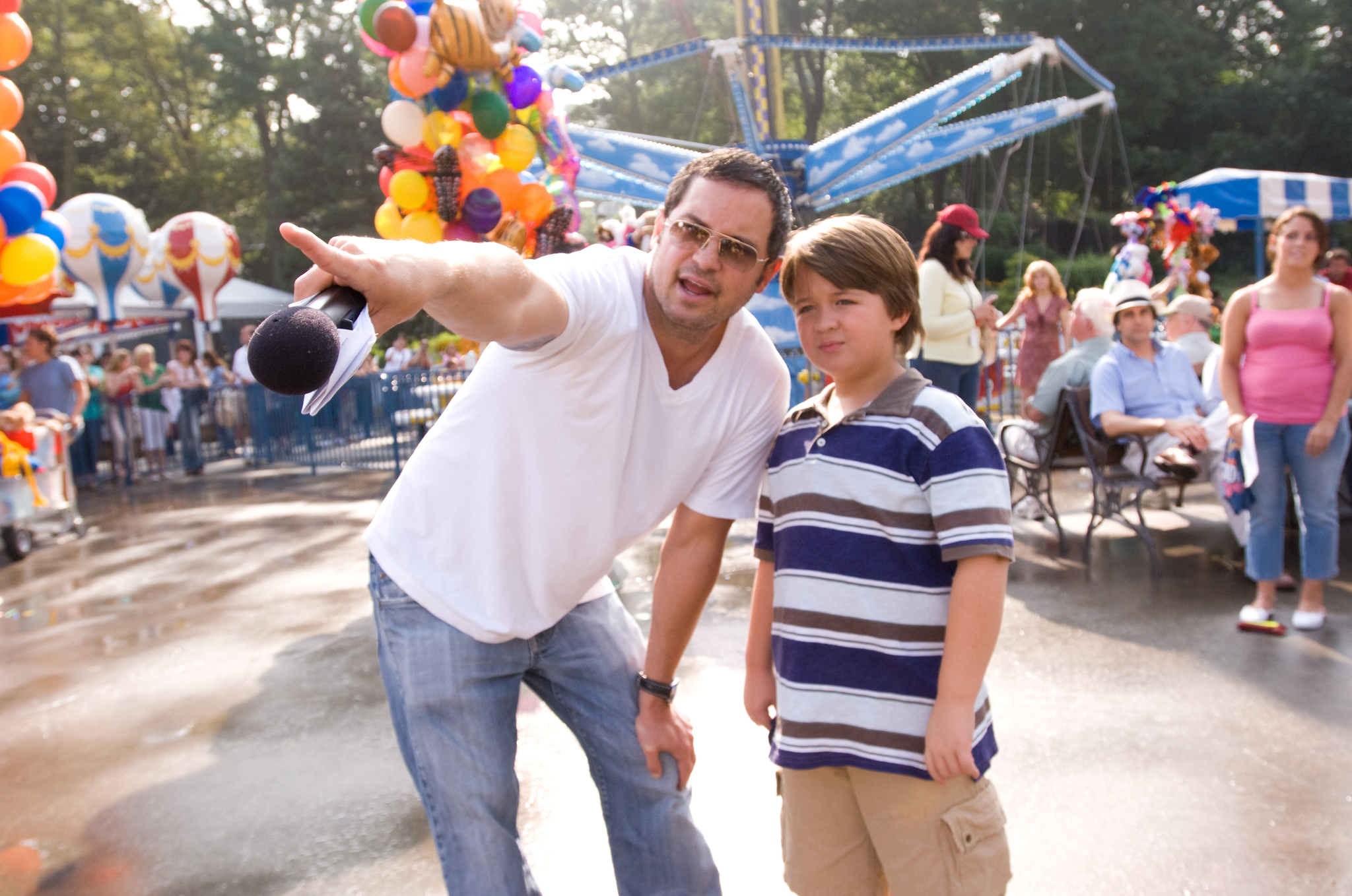 Walt Becker and Conner Rayburn in Old Dogs (2009)