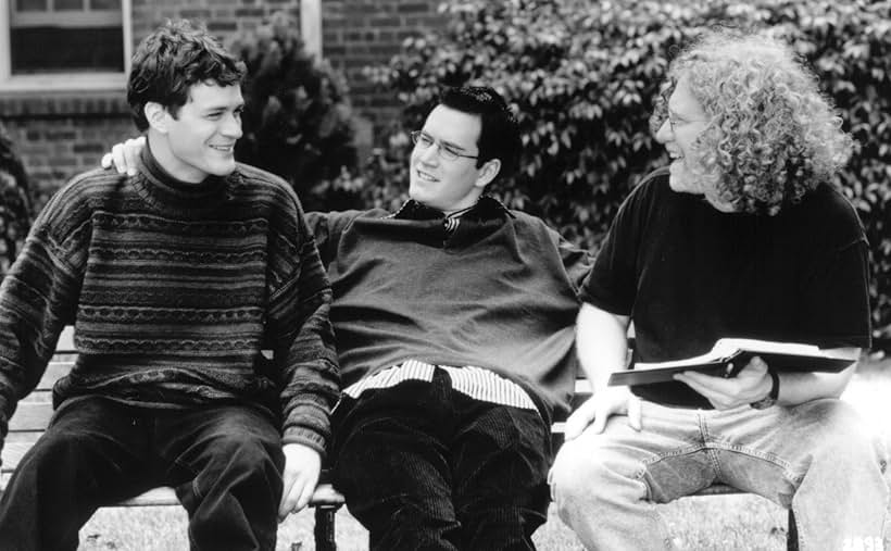 Mark-Paul Gosselaar, Alan Cohn, and Tom Everett Scott in Dead Man on Campus (1998)