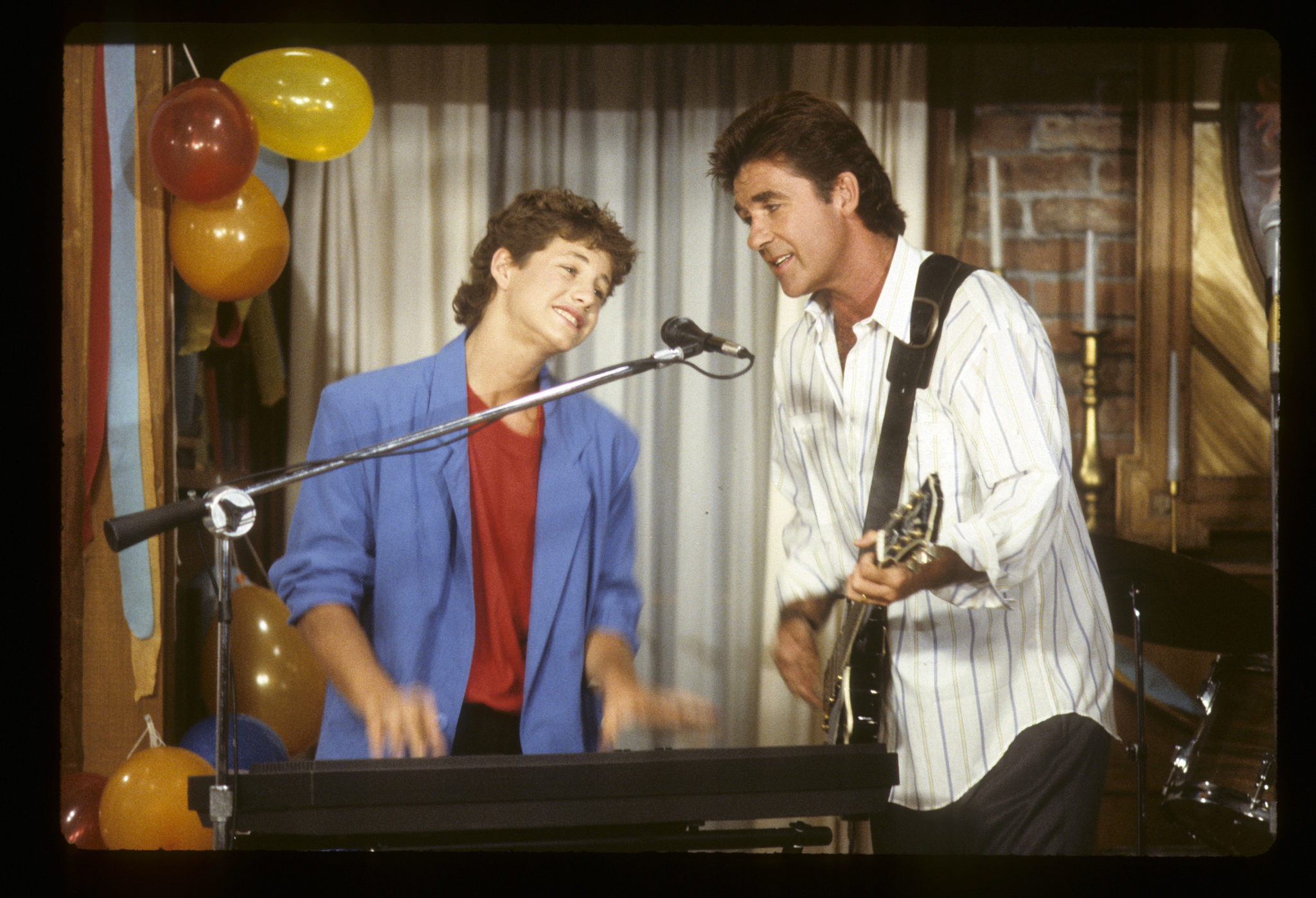 Alan Thicke and Kirk Cameron in Growing Pains (1985)