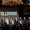 Kevin Bacon, Shawn Ashmore, Annie Parisse, James Purefoy, Kevin Williamson, Natalie Zea, Valorie Curry, Nico Tortorella, Kyle Catlett, and Adan Canto in The Following (2013)