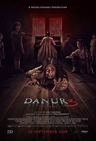 Yassien Omar, Daood, Jason Lionel Theo, Alessandro Rizky Giannini, Hayati Azis, Prilly Latuconsina, and Matt White in Danur 3: Sunyaruri (2019)