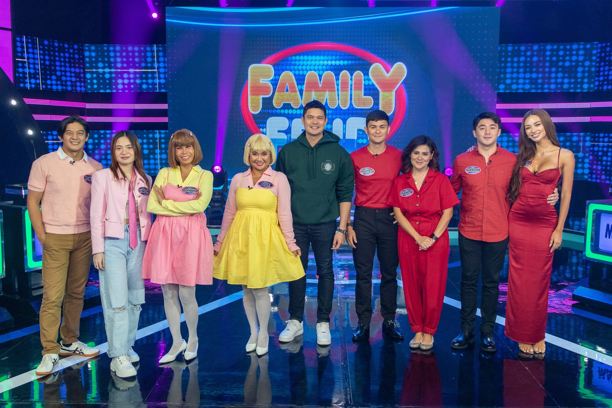 Dingdong Dantes, Candy Pangilinan, Romnick Sarmenta, Eugene Domingo, Sharlene San Pedro, Arron Villaflor, Pokwang, Matteo Guidicelli, and Kylie Verzosa in Family Feud Philippines (2022)