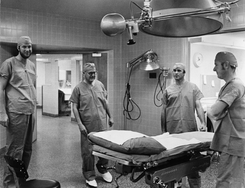 Michael Crichton, Larry Barbier, and Robert Wise in The Andromeda Strain (1971)