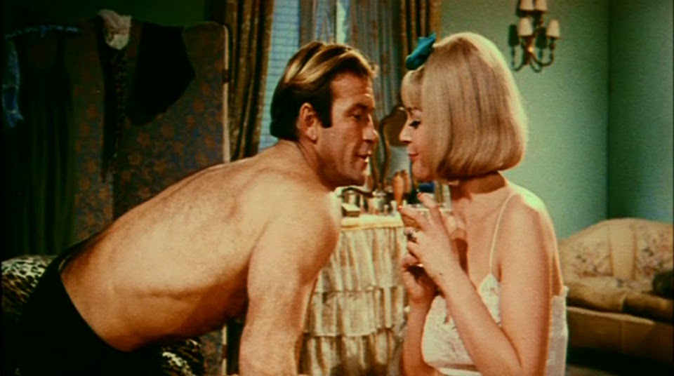 Ken Clark and Franca Polesello in Mission Bloody Mary (1965)