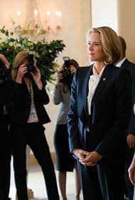 Téa Leoni, Jayne Atkinson, Nicholas Guest, and Erich Bergen in Madam Secretary (2014)