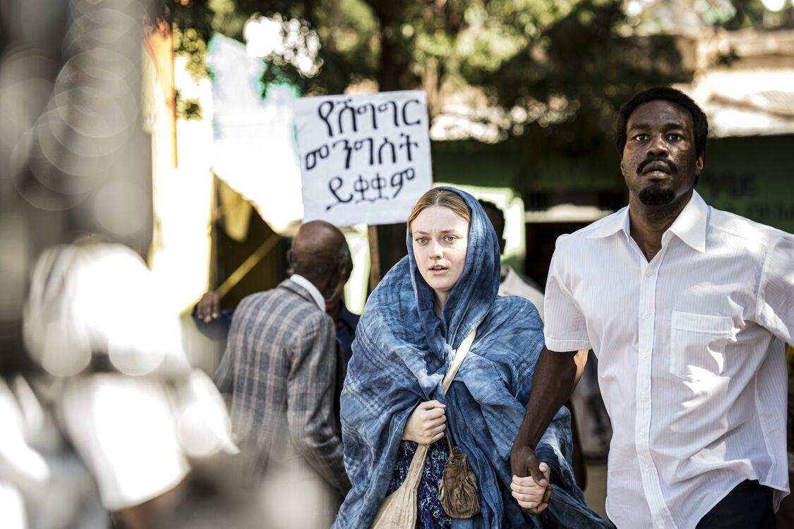 Dakota Fanning and Yahya Abdul-Mateen II in Sweetness in the Belly (2019)