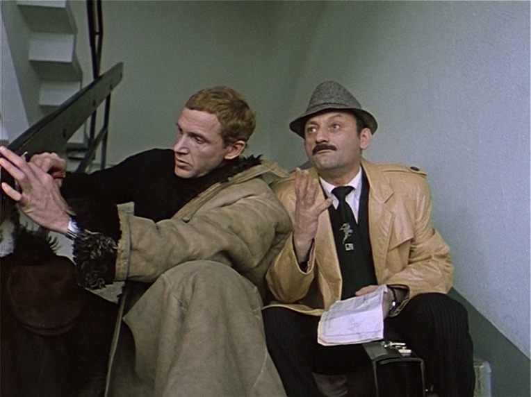 Semyon Farada and Emmanuil Vitorgan in Magicians (1982)