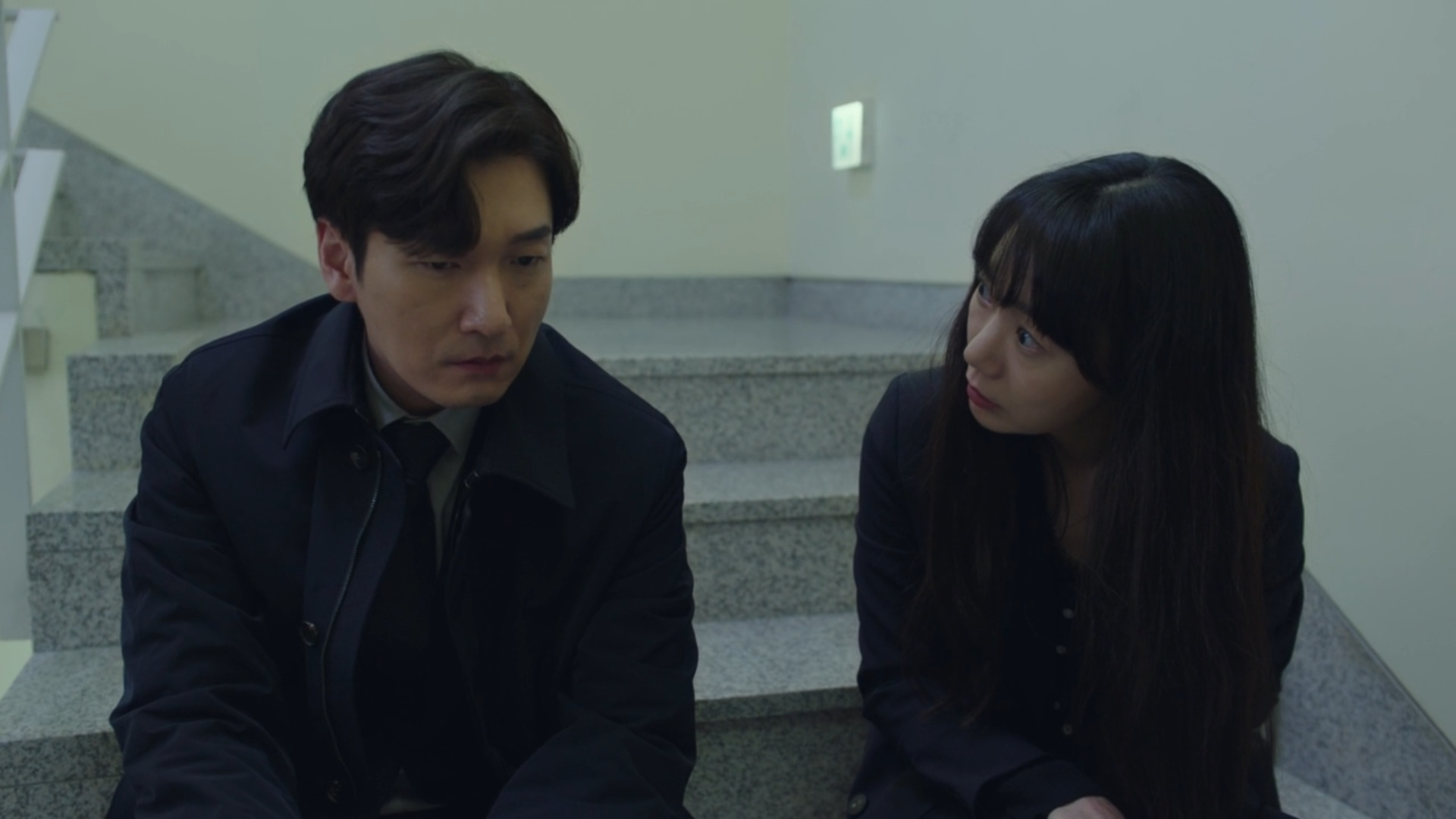 Bae Doona and Cho Seung-woo in Episode #2.12 (2020)