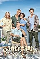 Malin Cederblad, Gustaf Hammarsten, Hans Mosesson, Henrik Schyffert, and Shima Niavarani in Sjölyckan (2018)