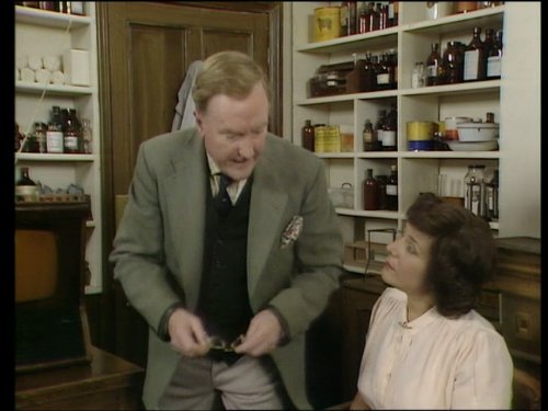 Lynda Bellingham and Robert Hardy in All Creatures Great and Small (1978)