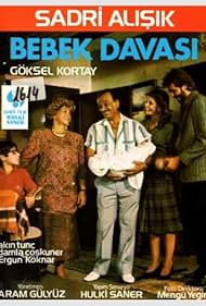 Sadri Alisik, Ergun Köknar, Göksel Kortay, and Damla Coskunoglu in Bebek davasi (1986)