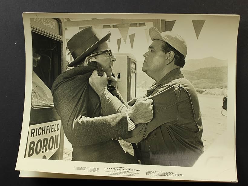 Jonathan Winters and Phil Silvers in It's a Mad Mad Mad Mad World (1963)