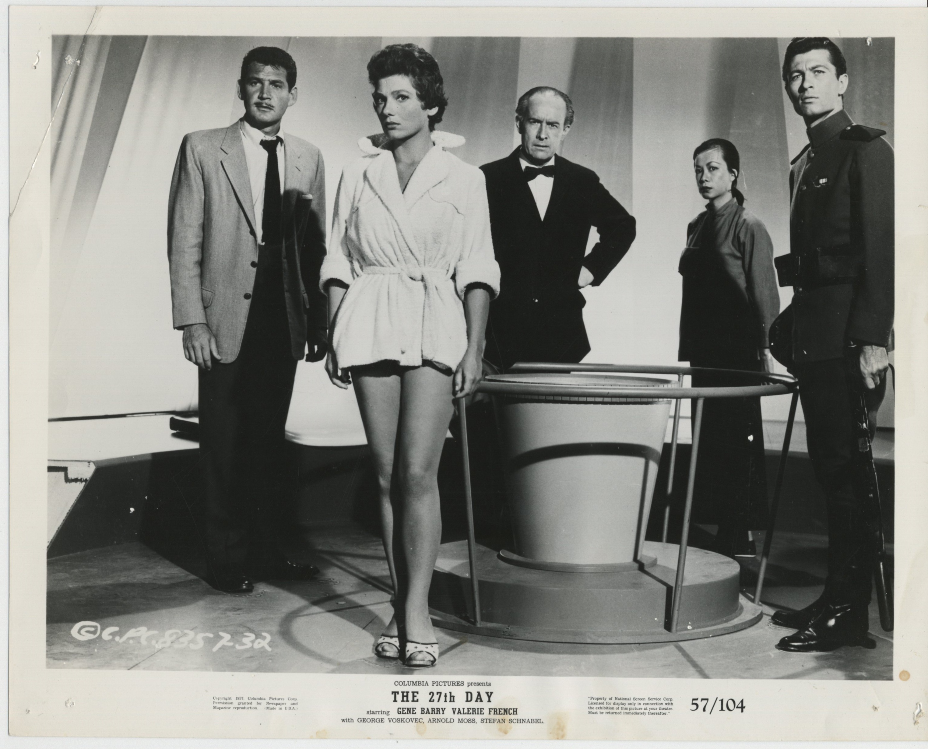 Gene Barry, Valerie French, Azemat Janti, Maria McClay, and George Voskovec in The 27th Day (1957)