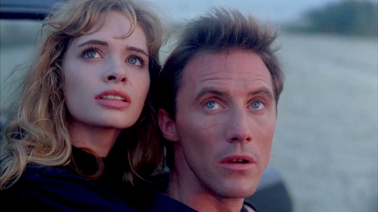 Robert John Burke and Adrienne Shelly in The Unbelievable Truth (1989)