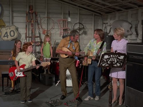 Susan Dey, Ray Bolger, Danny Bonaduce, David Cassidy, Suzanne Crough, and Shirley Jones in The Partridge Family (1970)