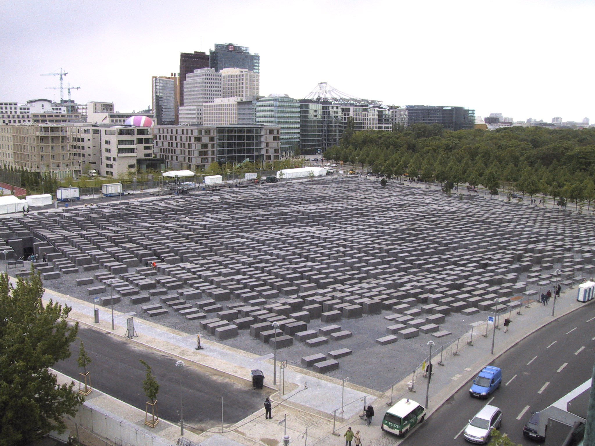 Peter Eisenman: Building Germany's Holocaust Memorial (2006)