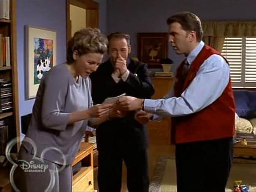 Vince Corazza, Elizabeth Morehead, and Daniel Roebuck in Quints (2000)