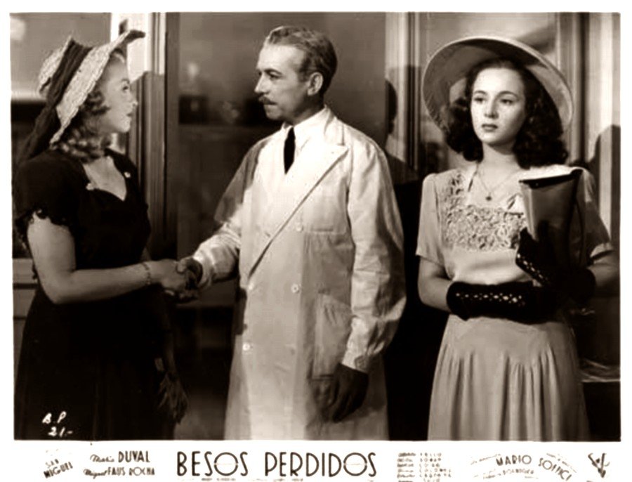 Elina Colomer, Miguel Faust Rocha, and María Duval in Besos perdidos (1945)