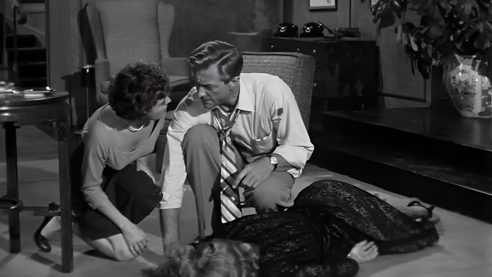 Kathleen Crowley, Richard Denning, and Virginia Grey in Target Earth (1954)