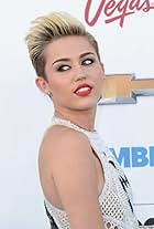 Miley Cyrus in 2013 Billboard Music Awards (2013)