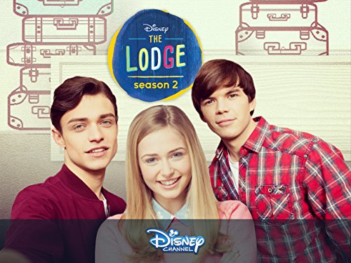 Luke Newton, Thomas Doherty, and Sophie Simnett in The Lodge (2016)