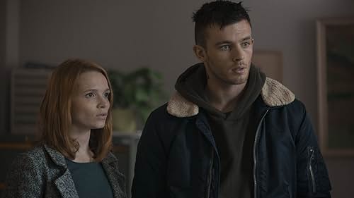 Karoline Herfurth and Jannis Niewöhner in Beat (2018)