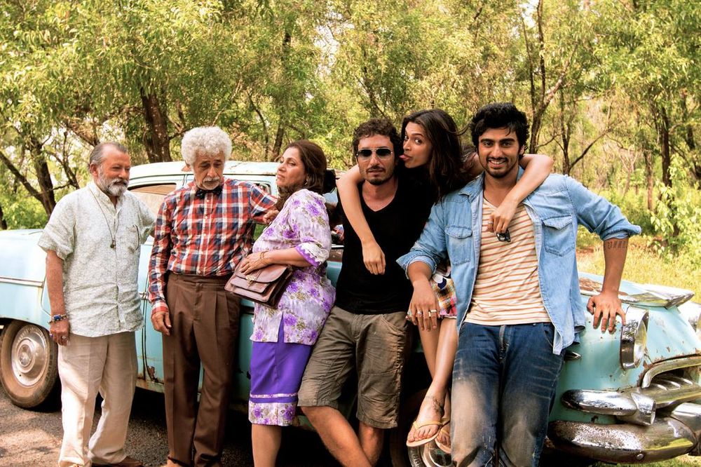 Dimple Kapadia, Pankaj Kapur, Naseeruddin Shah, Arjun Kapoor, and Deepika Padukone in Finding Fanny (2014)