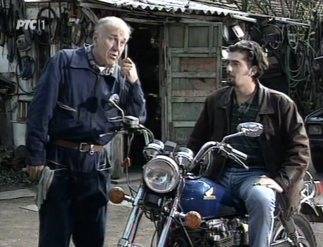 Vojin Cetkovic and Velimir 'Bata' Zivojinovic in Porodicno blago (1998)