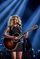 Tori Kelly at an event for 2015 Billboard Music Awards (2015)