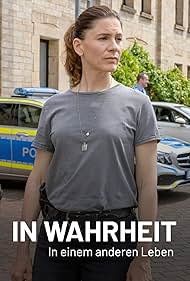 Christina Hecke in In Wahrheit: In einem anderen Leben (2021)