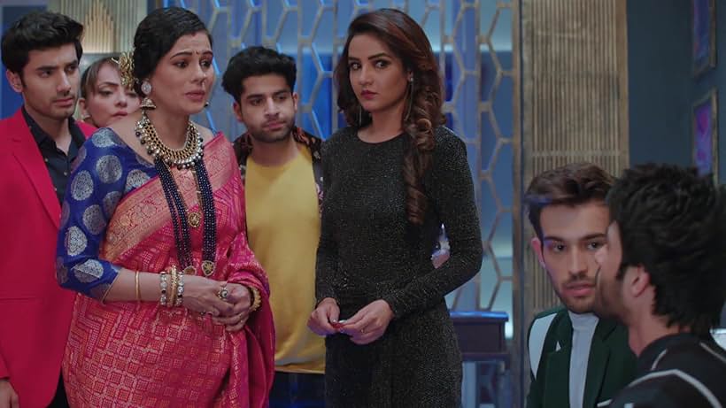 Rakhee Tandon, Jasmin Bhasin, and Geetanjali Tikekar in Episode #4.4 (2019)