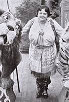 Bud Duncan, Lloyd Hamilton, and Merta Sterling in Raskey's Road Show (1915)