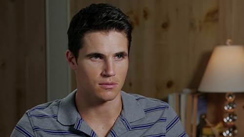 The Duff: Robbie Amell On His Character